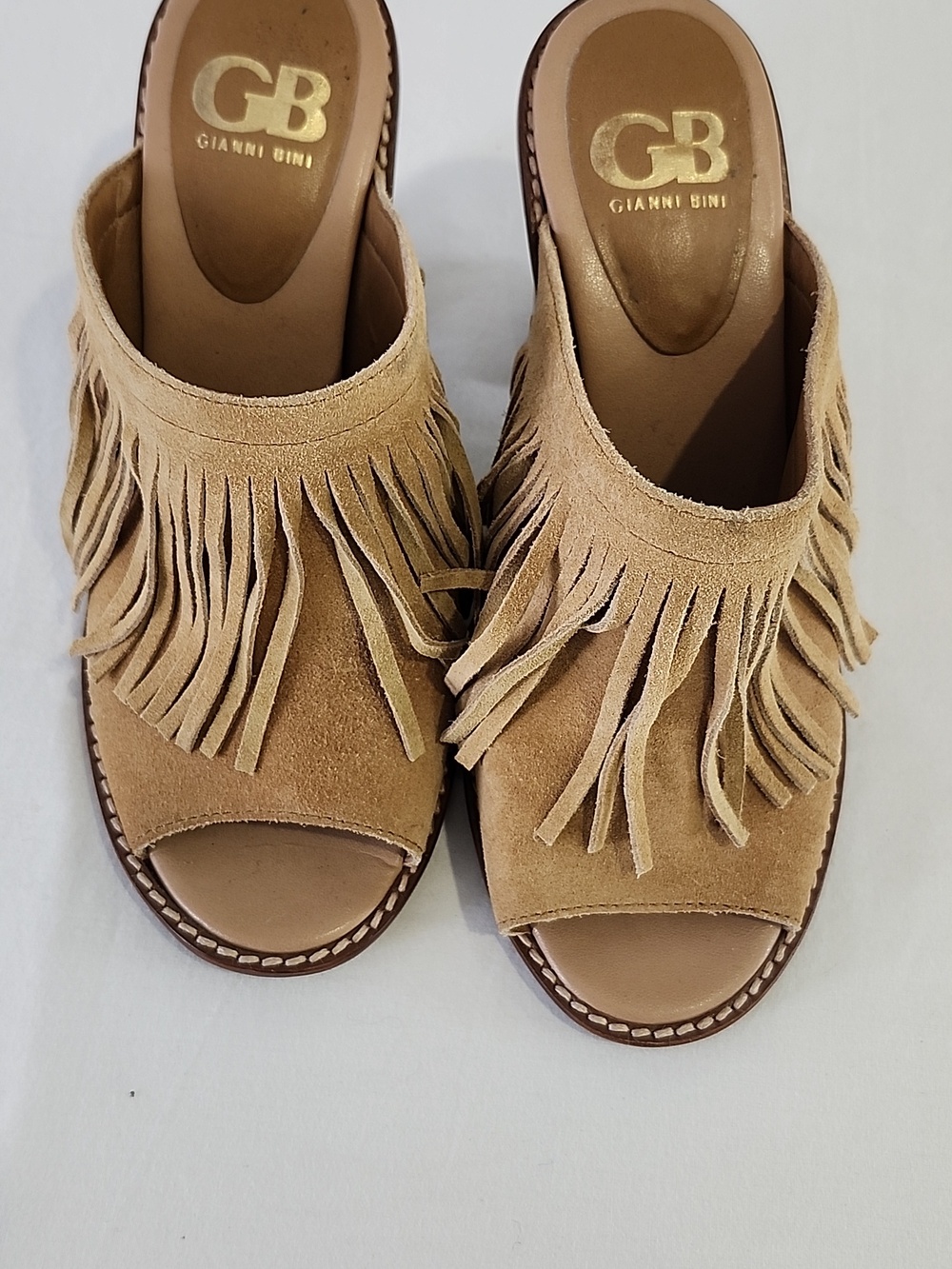 Gianni Bini Womens Road Tripz Tan Fringe Suede Block Heel Mules Size 5.5 - Picture 3 of 8